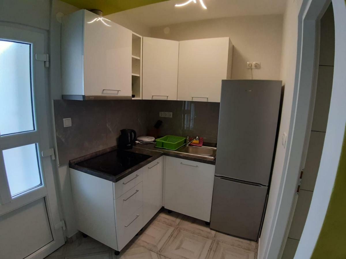 Studio Apartman F&L มาคาร์สกา ภายนอก รูปภาพ